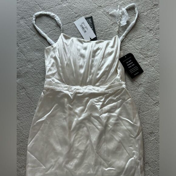 NWT RETROFETE Evalina Dress Whitesatin bridal mini with rhinestone straps. Sz M - Picture 7 of 16